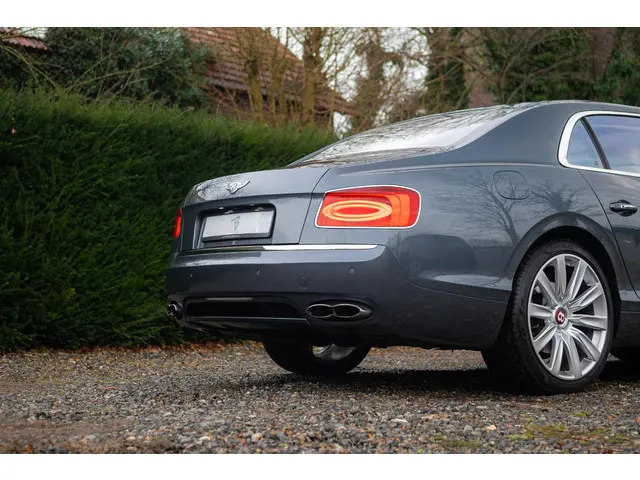 Bentley Flying Spur 4.0 V8 2016 Benzine 33