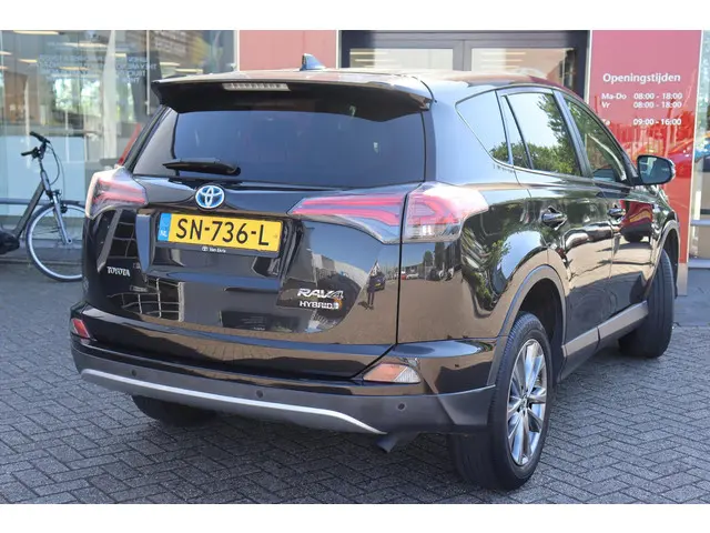 Toyota RAV4 2