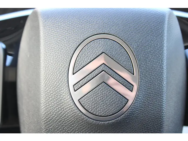 Citroën C3 Aircross 1.2 TURBO 100 PLUS 2025 Benzine 28