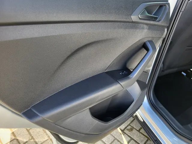 Volkswagen T-Cross 1.0 TSI Life Edition 2024 Benzine 9