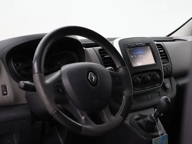 Renault Trafic 1.6 DCI 140 PK L1H1 2015 Diesel 27
