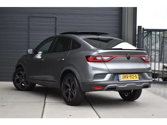 Renault Arkana mild hybrid 160 PK R.S. line 2023 Benzine 9