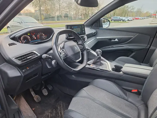 Peugeot 5008 1.2 PureTech Allure Pack 2023 Benzine 11