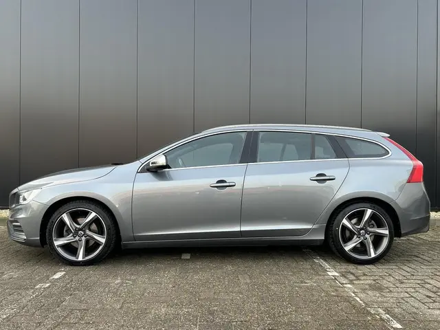 Volvo V60 1.5 T3 R-Design 2016 Benzine 6