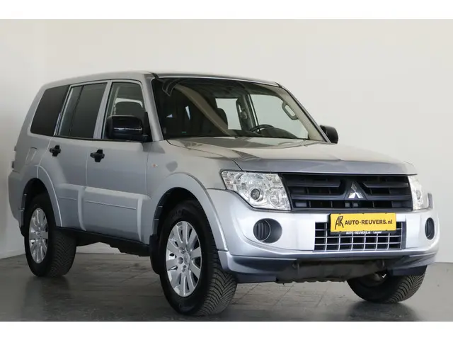 Mitsubishi Pajero 3.2 DI-D Instyle 4WD 2014 Diesel 4