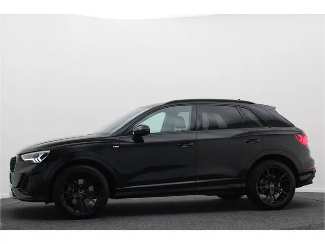 Audi Q3 45 TFSI e S edition 2021 Hybride Benzine 8