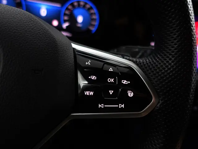 Volkswagen Golf 1.5 eTSI R Line Aut- 2020 Hybride Benzine 20