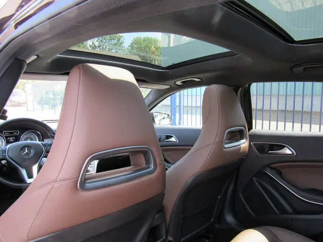 Mercedes-Benz GLA 250 Ambition Pano/Camera 2015 Benzine 9
