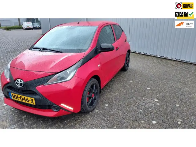 Toyota Aygo 1.0 VVT-i x-now 2015 Benzine