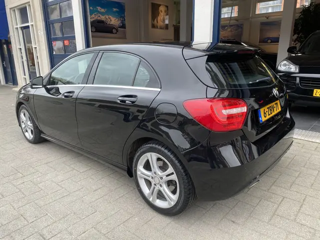 Mercedes-Benz A-Klasse 180 Prestige Comfort 2014 Benzine 3