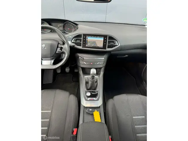 Peugeot 308 1.6 THP Allure VERKOCHT! 2014 Benzine 18