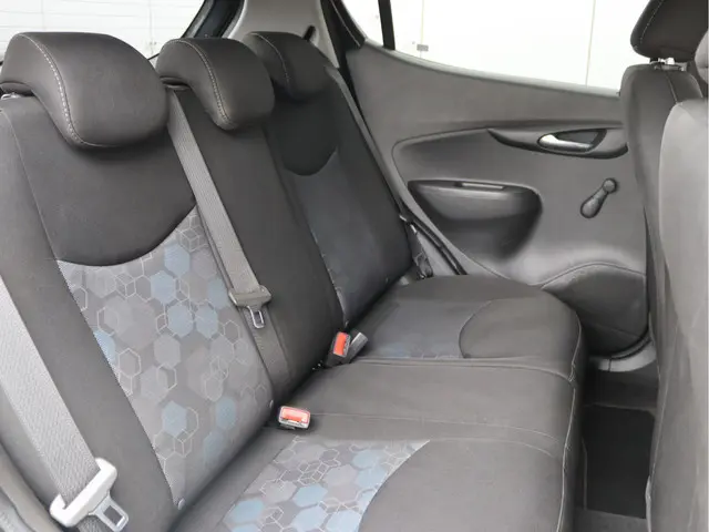 Opel KARL 1.0 Rocks Online Edition 2018 Benzine 24