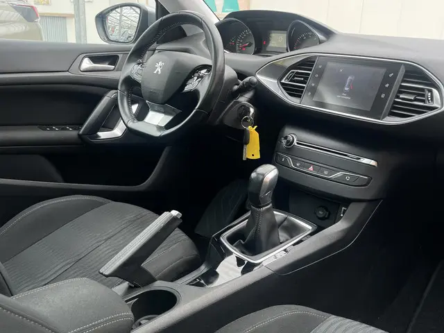 Peugeot 308 PureTech 110 Blue Lion 2017 Benzine 27