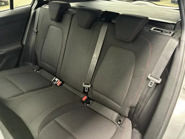 Ford Focus Wagon HELAAS VERKOCHT!!! 2019 Benzine 9