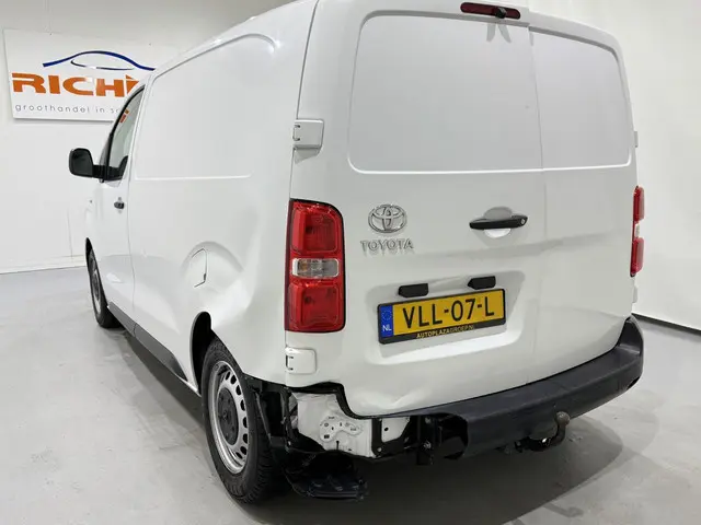 Toyota ProAce Compact 1.5 D-4D Cool Comfort 2021 Diesel 8