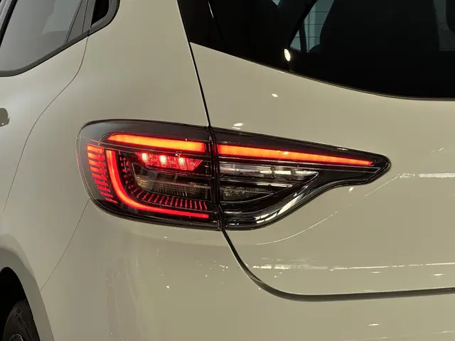 Renault Clio 1.0 TCe 90 GPF esprit Alpine 2025 Benzine 38