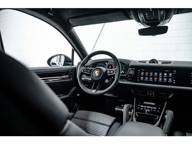 Porsche Cayenne Coupé E-Hybrid 2023 Hybride Benzine 32