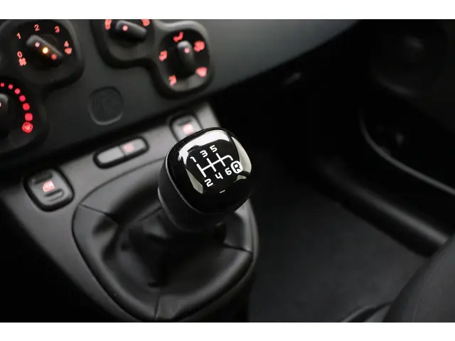 Fiat Panda 1.0 Hybrid Urban 2024 Benzine 17