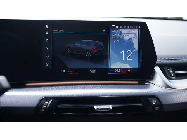 BMW iX1 xDrive30 Launch Edition 67 kWh 2024 Elektrisch 36