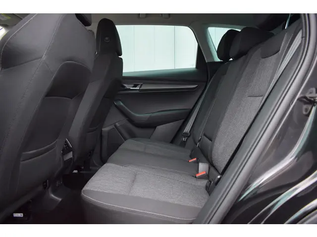 Škoda Karoq 1.5 TSi Business Edition 2020 Benzine 8