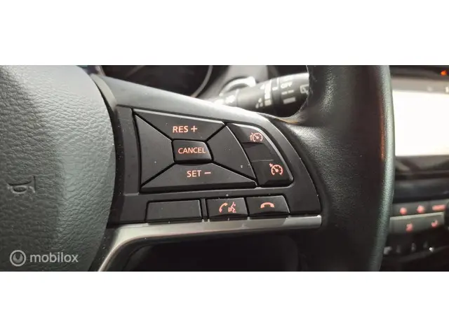 Nissan QASHQAI 1.2 ,Pano,stoelverw,trekhaak 2017 Benzine 9