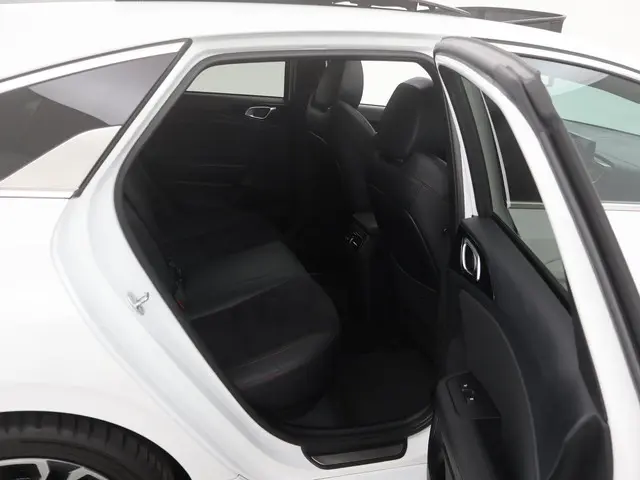 Kia ProCeed 1.6 T-GDI GT 204PK 2019 Benzine 20