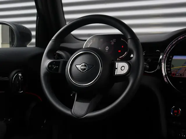 MINI 5-Deurs Cooper 2022 Benzine 32