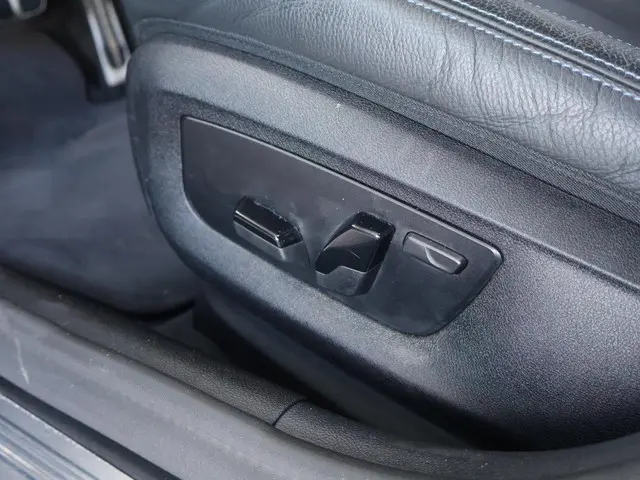 BMW 5 Serie 530e High Executive 2022 Hybride Benzine 33