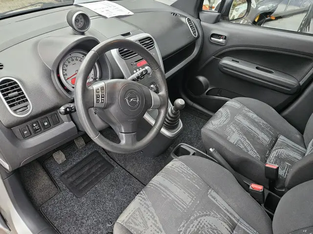Opel Agila 1.2 Edition,nette auto,lage km 2013 Benzine 13