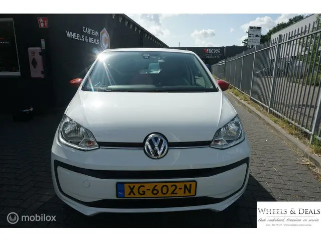 Volkswagen up! 1.0 BMT move up! 2019 Benzine 2