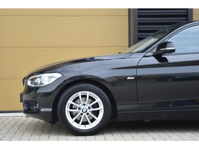 BMW 1 Serie 118i Edition Sport Line 2017 Benzine 4