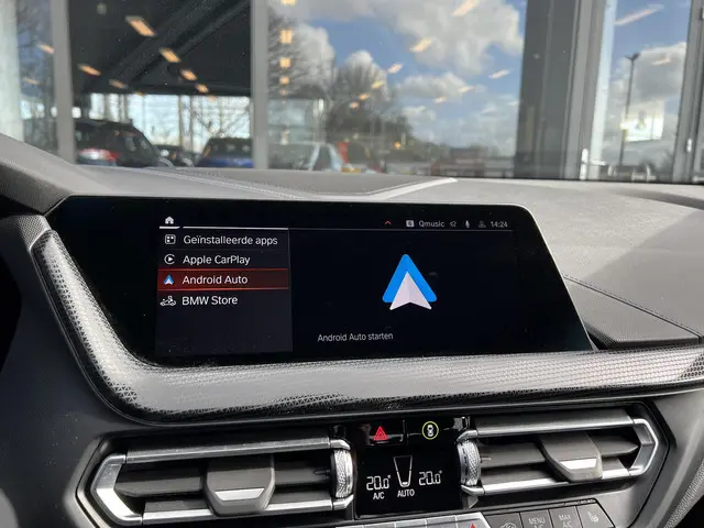 BMW 1 Serie 118i Business Edition 2021 Benzine 13