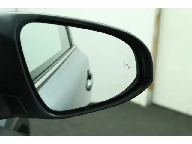 Toyota C-HR 1.8 Hybrid Executive 2022 Hybride Benzine 42