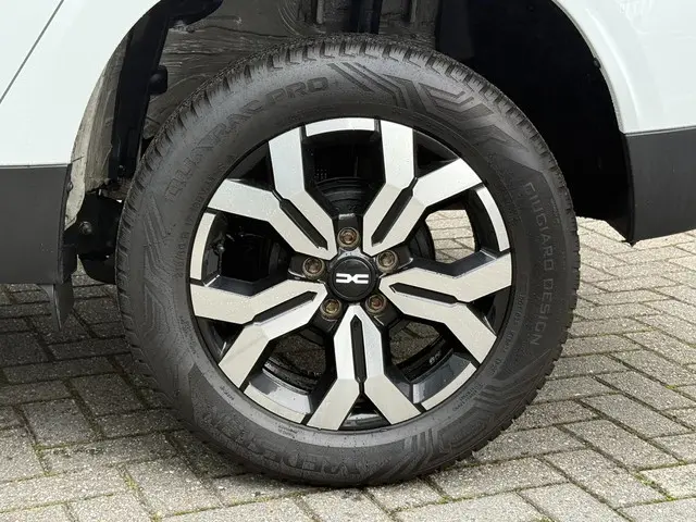 Dacia Duster TCe 150 Journey 2023 Benzine 26