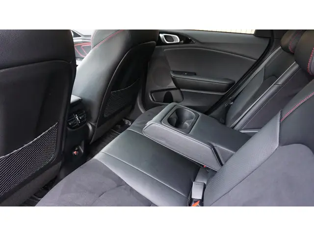 Kia ProCeed 1.6 T-GDI 204pk GT 2022 Benzine 33