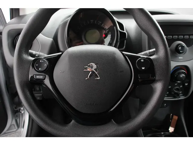 Peugeot 108 1.0 e-VTi Active 2020 Benzine 14