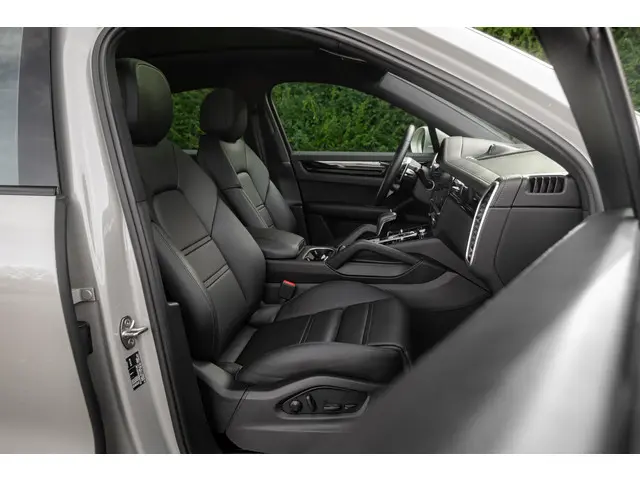 Porsche Cayenne Coupé E-Hybrid 2022 Hybride Benzine 9