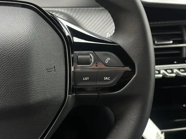 Peugeot 2008 1.2 PureTech 100 Allure 2024 Benzine 26