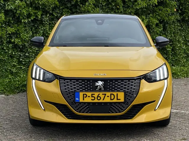 Peugeot 208 1.2T 130pk Automaat GT 2021 Benzine 13