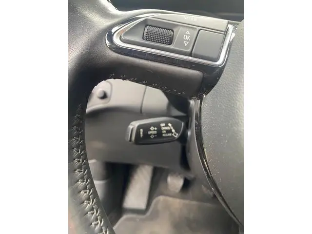 Audi A4 Limousine 1.8 TFSIe Limited S 2014 Benzine 12