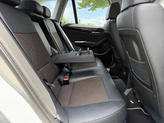 BMW X1 sDrive20i Business 2014 Benzine 9