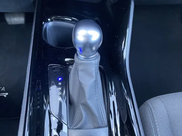 Toyota C-HR 1.8 Hybrid Dynamic 2021 Hybride Benzine 25