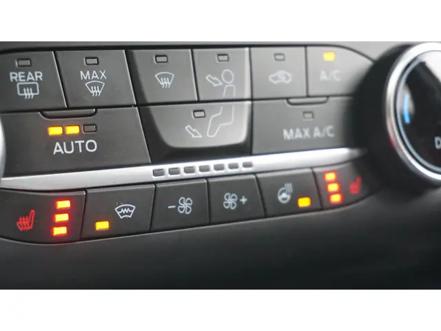 Ford Kuga 2.5 PHEV 224pk ST-line X 2023 Hybride Benzine 23