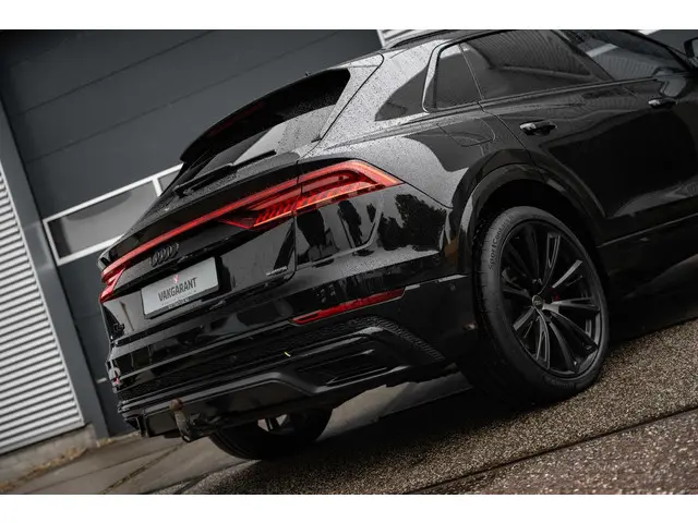 Audi Q8 55 TFSI-E quattro 2023 Hybride Benzine 22