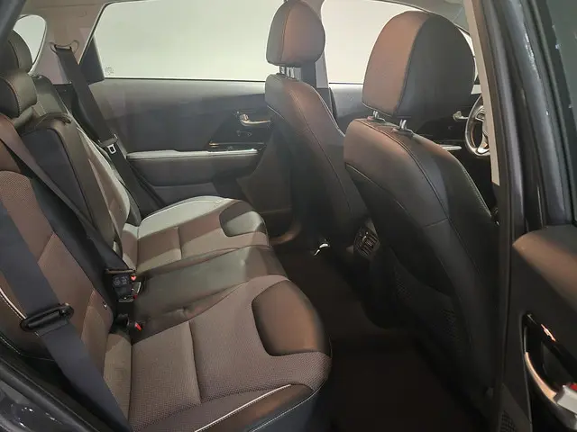 Kia e-Niro DynamicLine 64 kWh 2021 Elektrisch 8