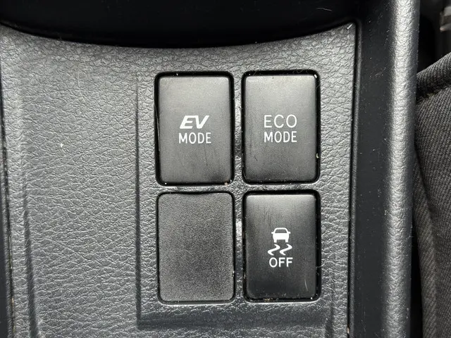Toyota Yaris 1.5 Hybrid Aspiration 2015 Hybride Benzine 24