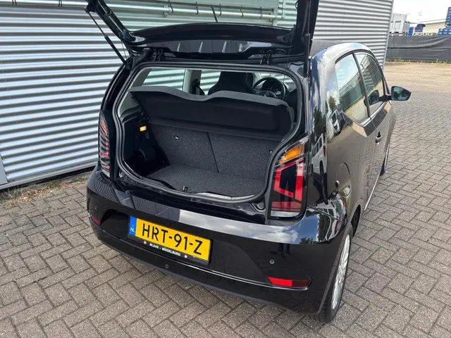 Volkswagen up! 1.0 BMT move up! 2018 Benzine 3