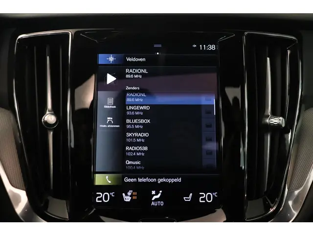 Volvo V60 2.0 B4 R-Design 2021 Benzine 30