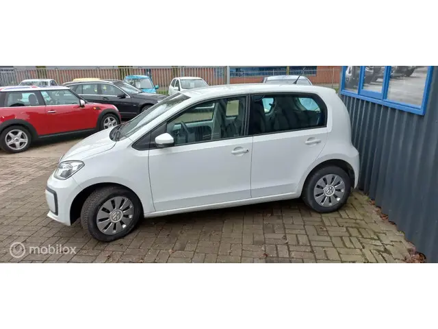 Volkswagen up! 1.0 BMT move up! 2020 Benzine 3