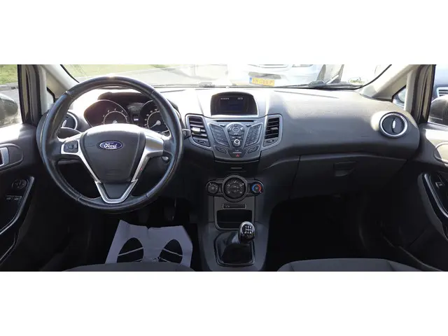 Ford Fiesta 1.0 EcoBoost Titanium 2016 Benzine 10
